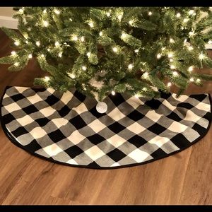 Buffalo Check Tree Skirt
